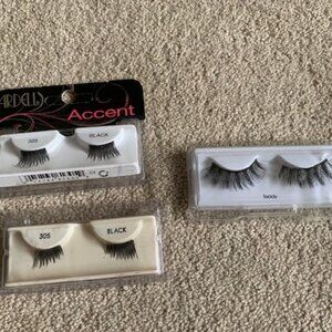 3 packages of false eyelashes